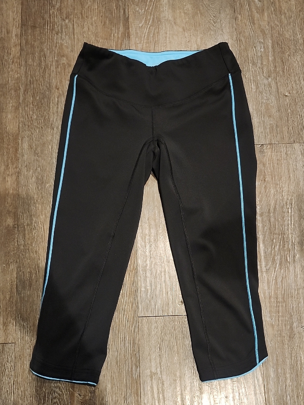 Aspire Activewear cropped capri leggings